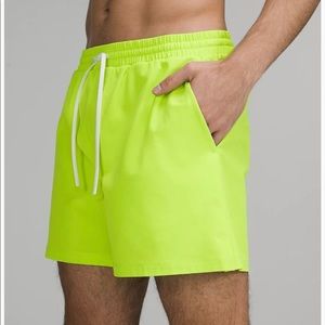NWT Lululemon Pool Short 5"- Large